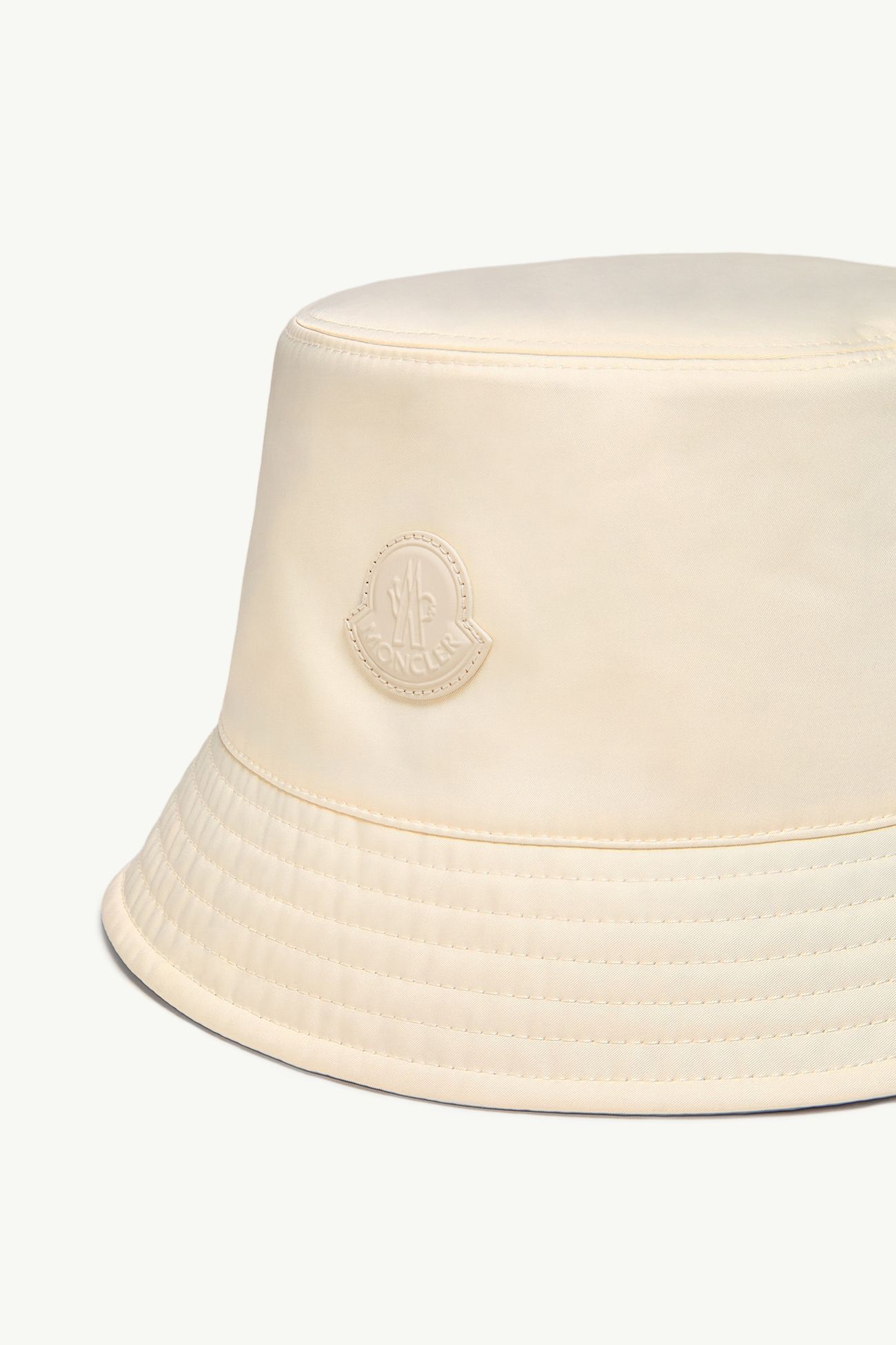 Bob en gabardine à logo en cuir Femmes Blanc & Gris Moncler 2
