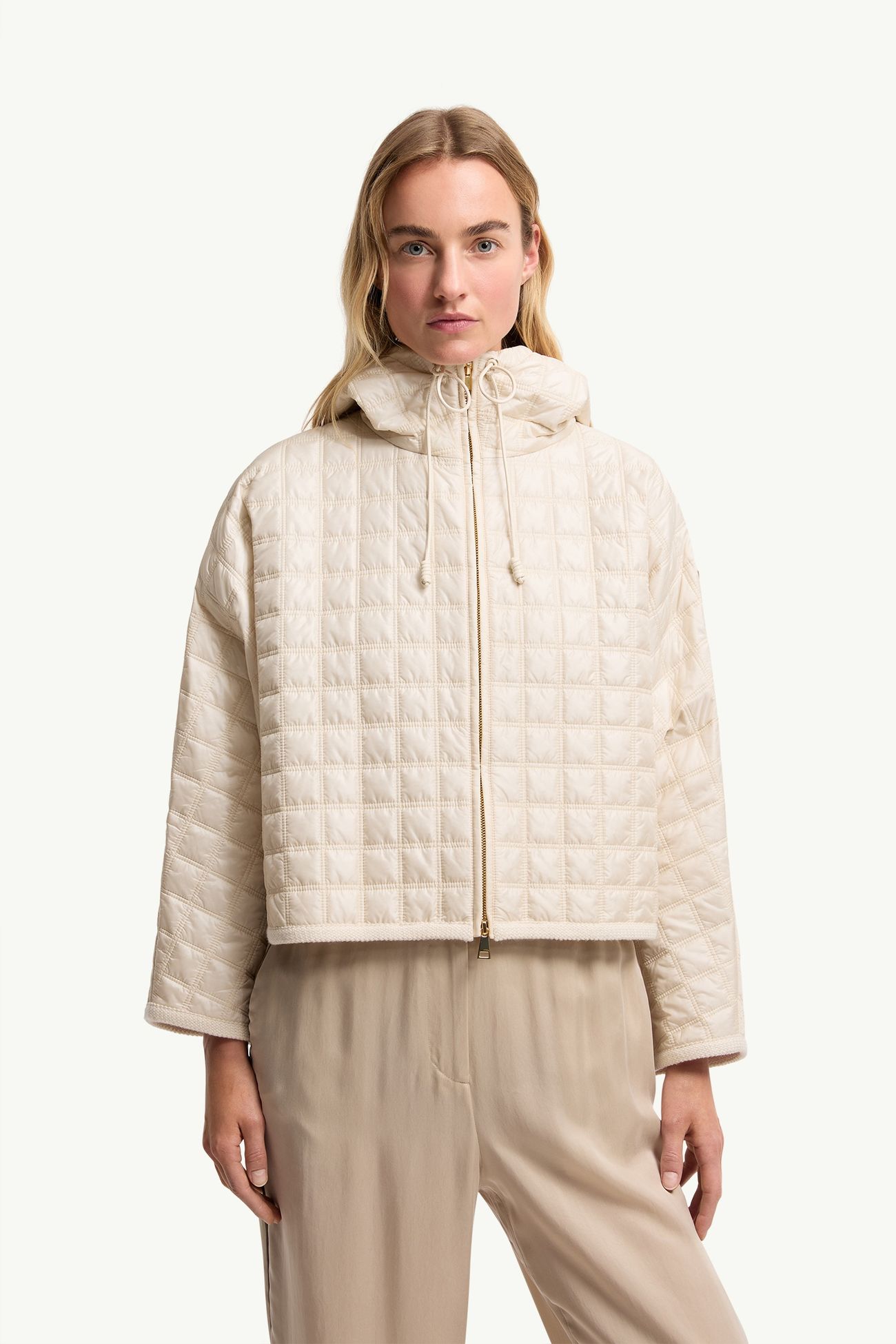 Mantella imbottita con trapuntatura a quadri e cappuccio Donna Bianco Avorio Moncler 3