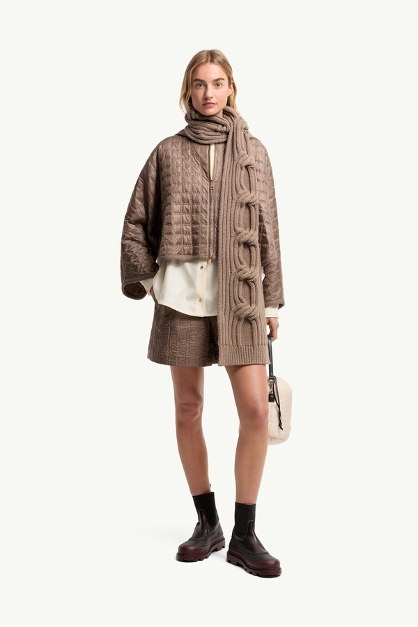 Mantella imbottita con trapuntatura a quadri e cappuccio Donna Marrone Moncler 0