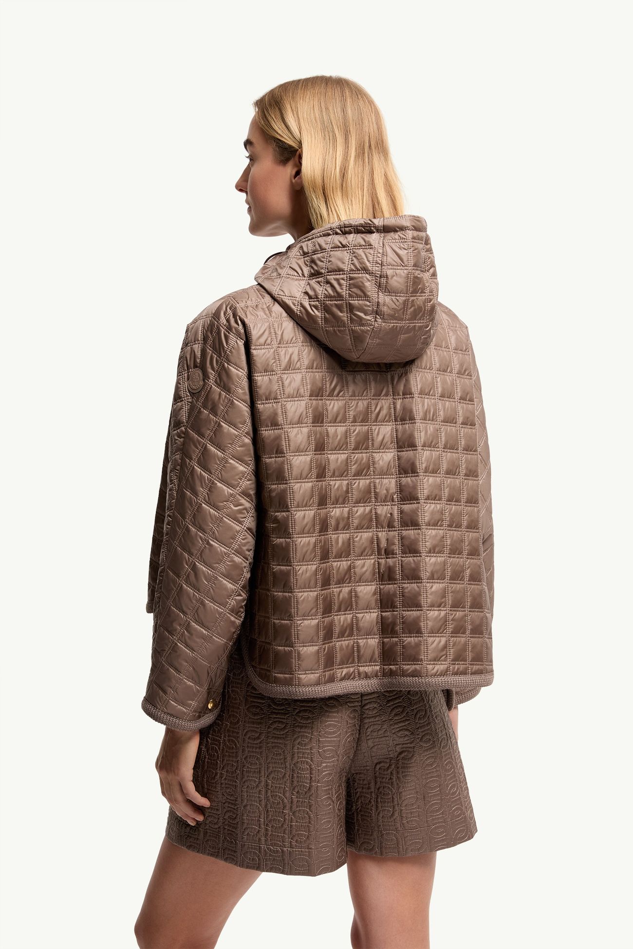 Mantella imbottita con trapuntatura a quadri e cappuccio Donna Marrone Moncler 4