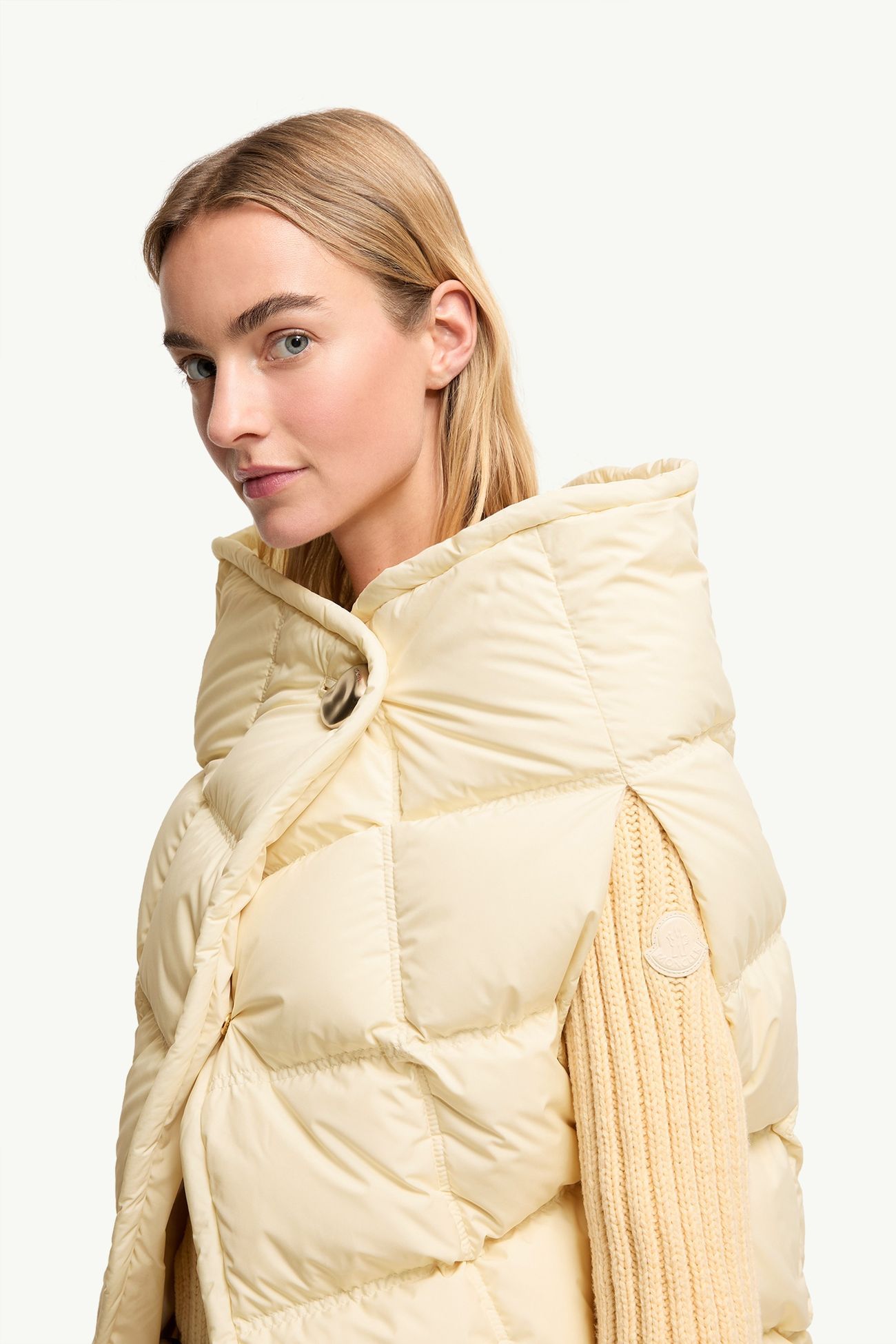 비대칭 다운 케이프 여성 화이트 아이보리 Moncler 1