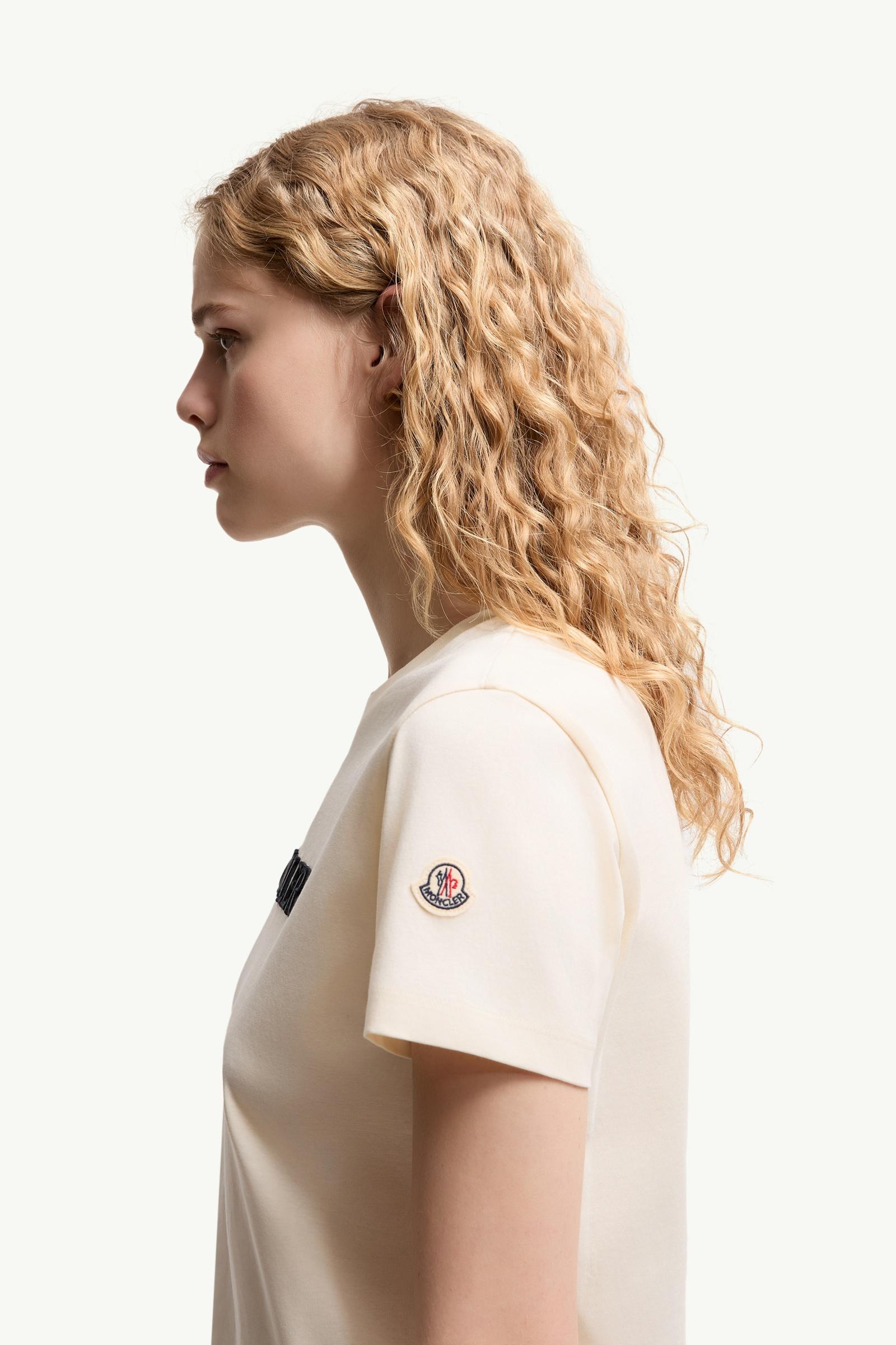 ホワイト Tシャツ : トップ＆Tシャツ 向けの レディース | モンクレール