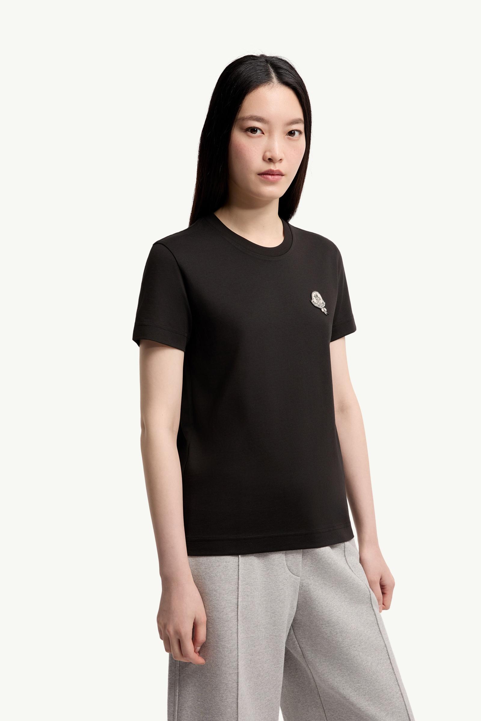 ブラック Tシャツ : トップ＆Tシャツ 向けの レディース | モンクレール