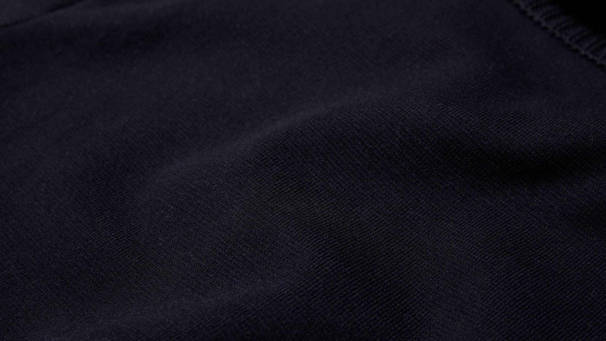 Slide 1 - product.feature.texturecotton.title