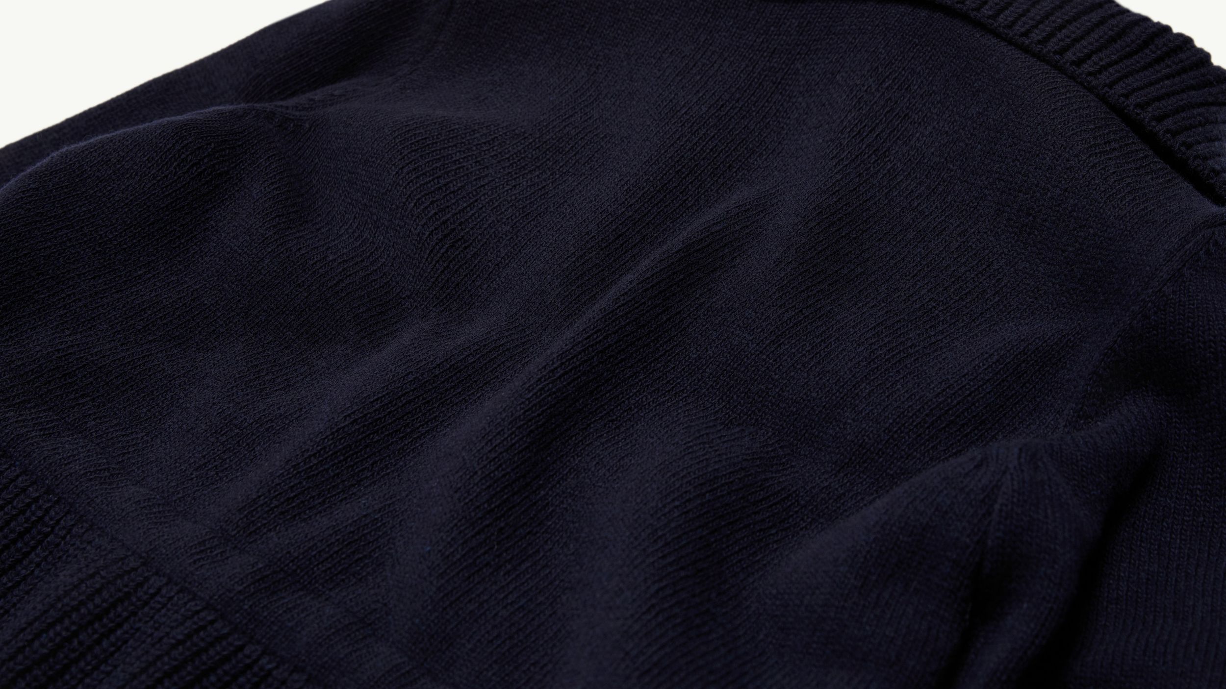 Slide 2 - product.feature.texturecashmereblend.title