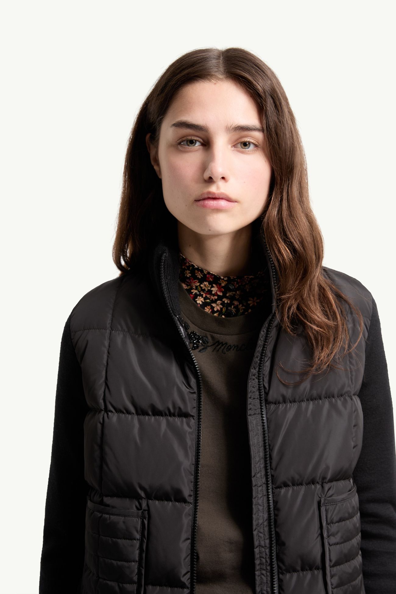 Cardigan zippé en laine à matelassage en carré Femmes Noir Moncler 5