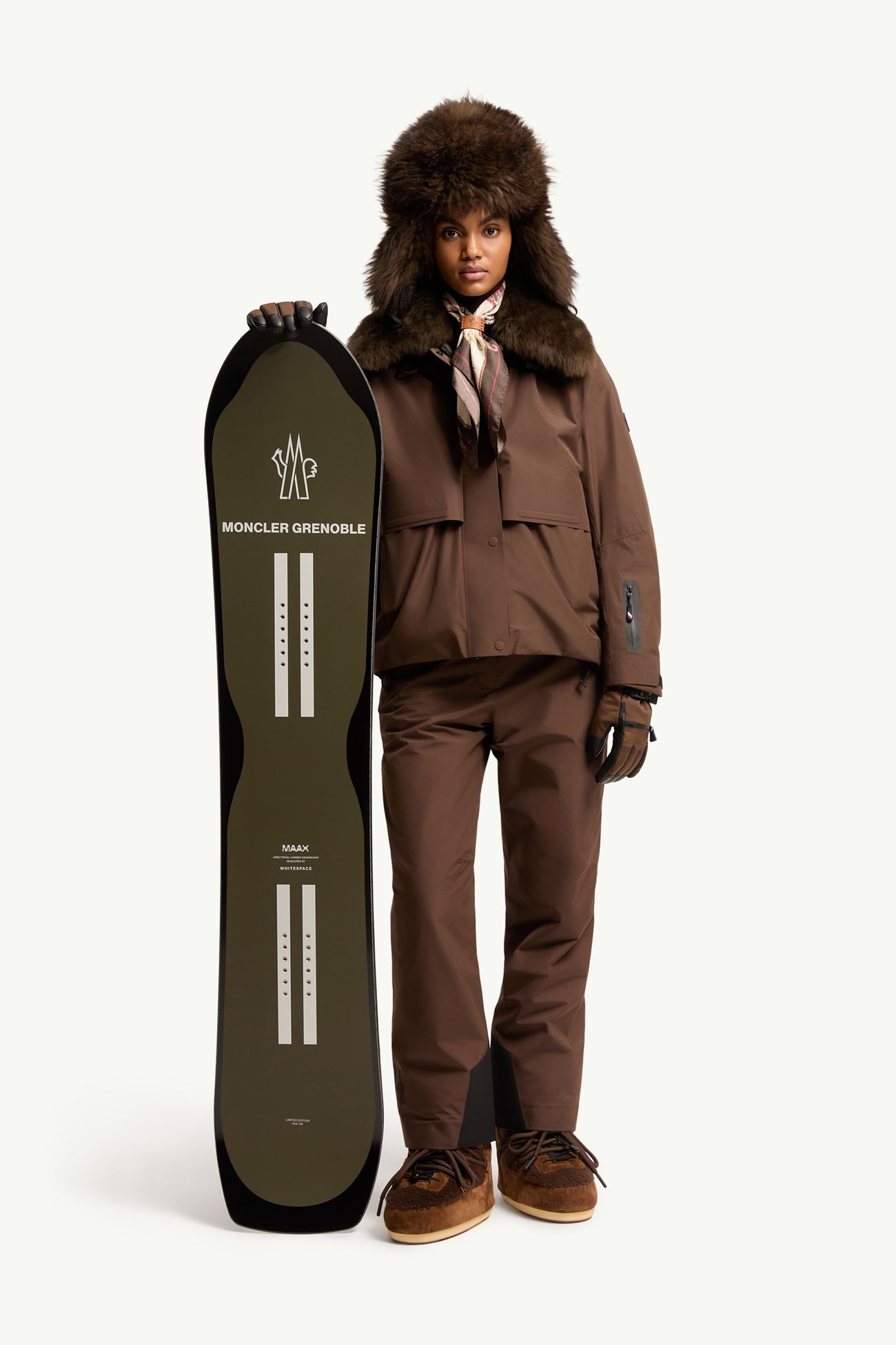 Moncler Grenoble x WHITESPACE Snowboard Gender Neutral Green & Black Moncler 2