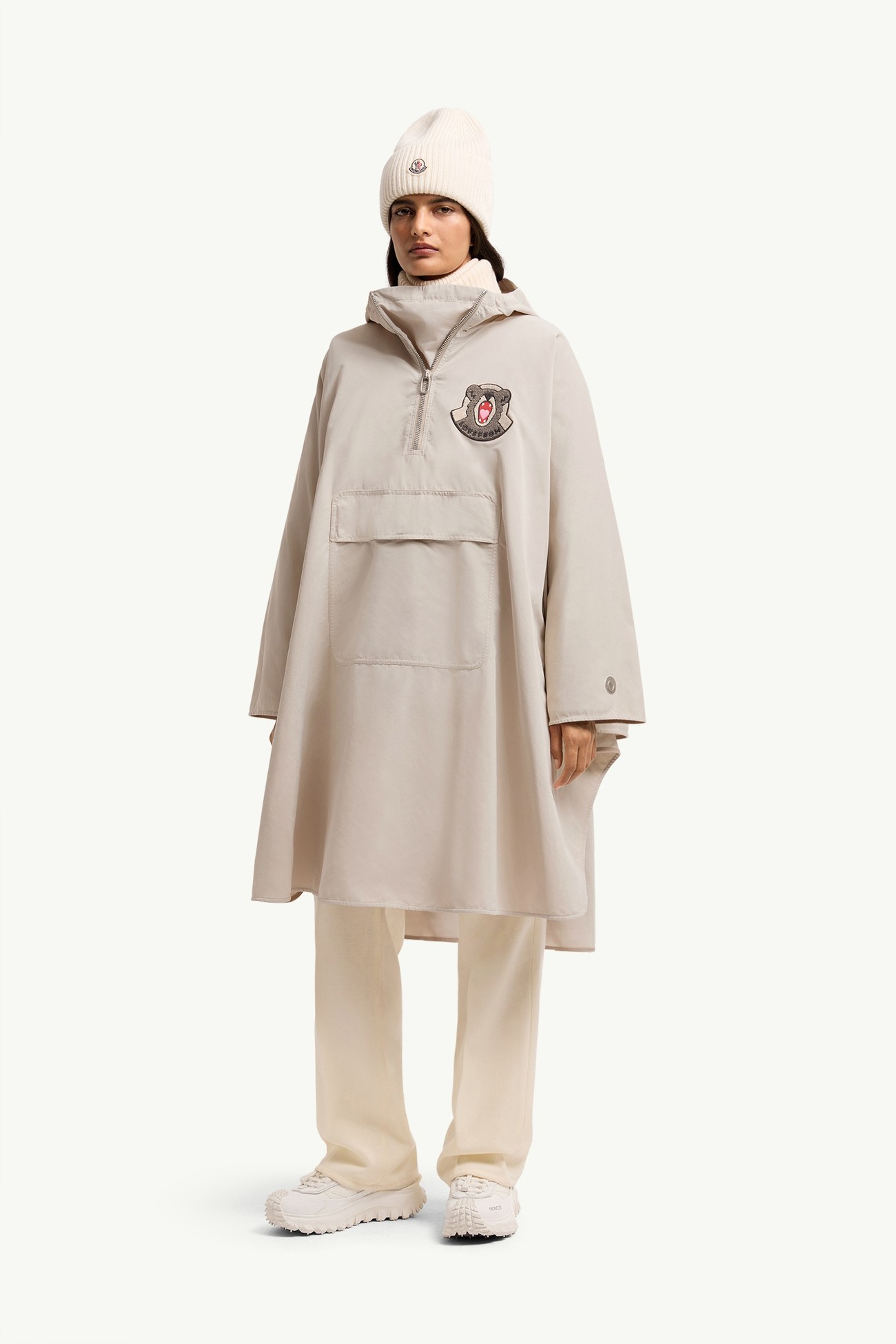 LoveFrom, MONCLER Poncho Genderneutral Hellbeige Moncler 2