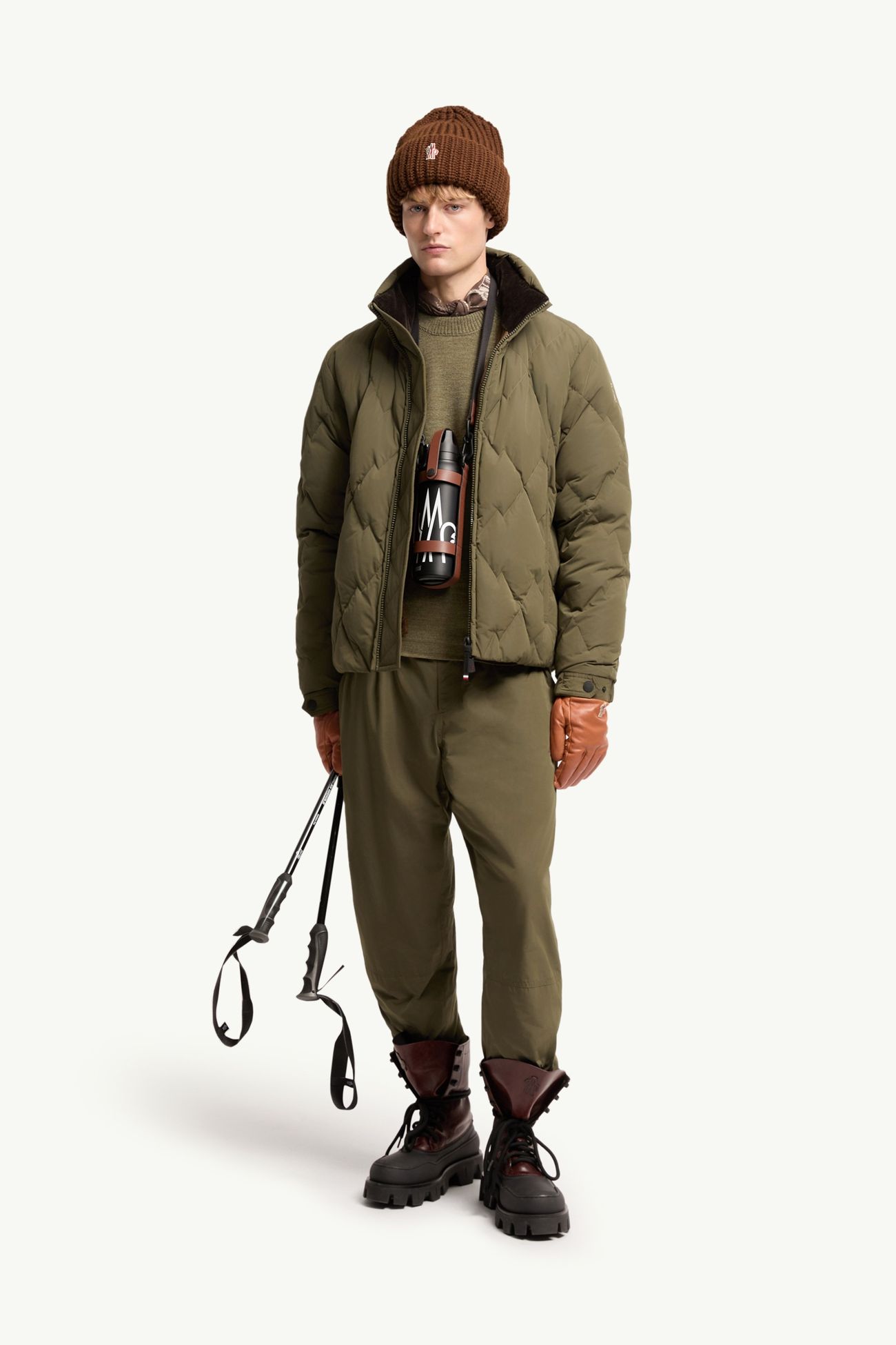 Bramans ショートダウンジャケット メンズ オリーブグリーン Moncler 0