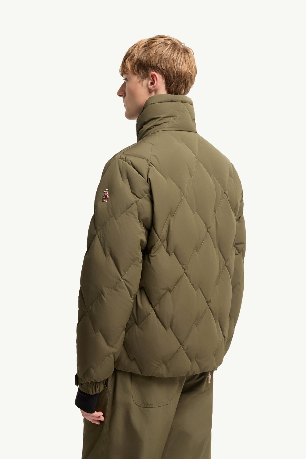 Bramans ショートダウンジャケット メンズ オリーブグリーン Moncler 4