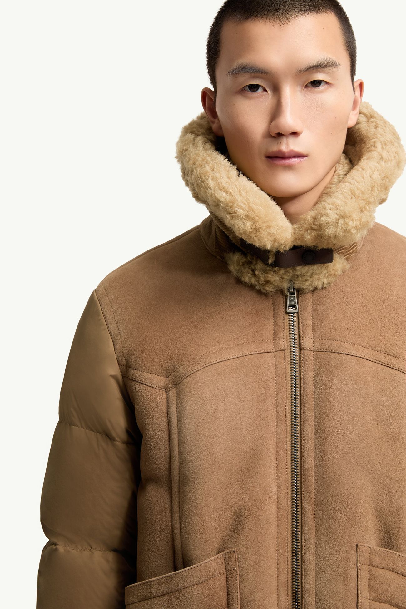 Piumino corto in pelle scamosciata con orlo in shearling Uomo Beige Cammello Moncler 6