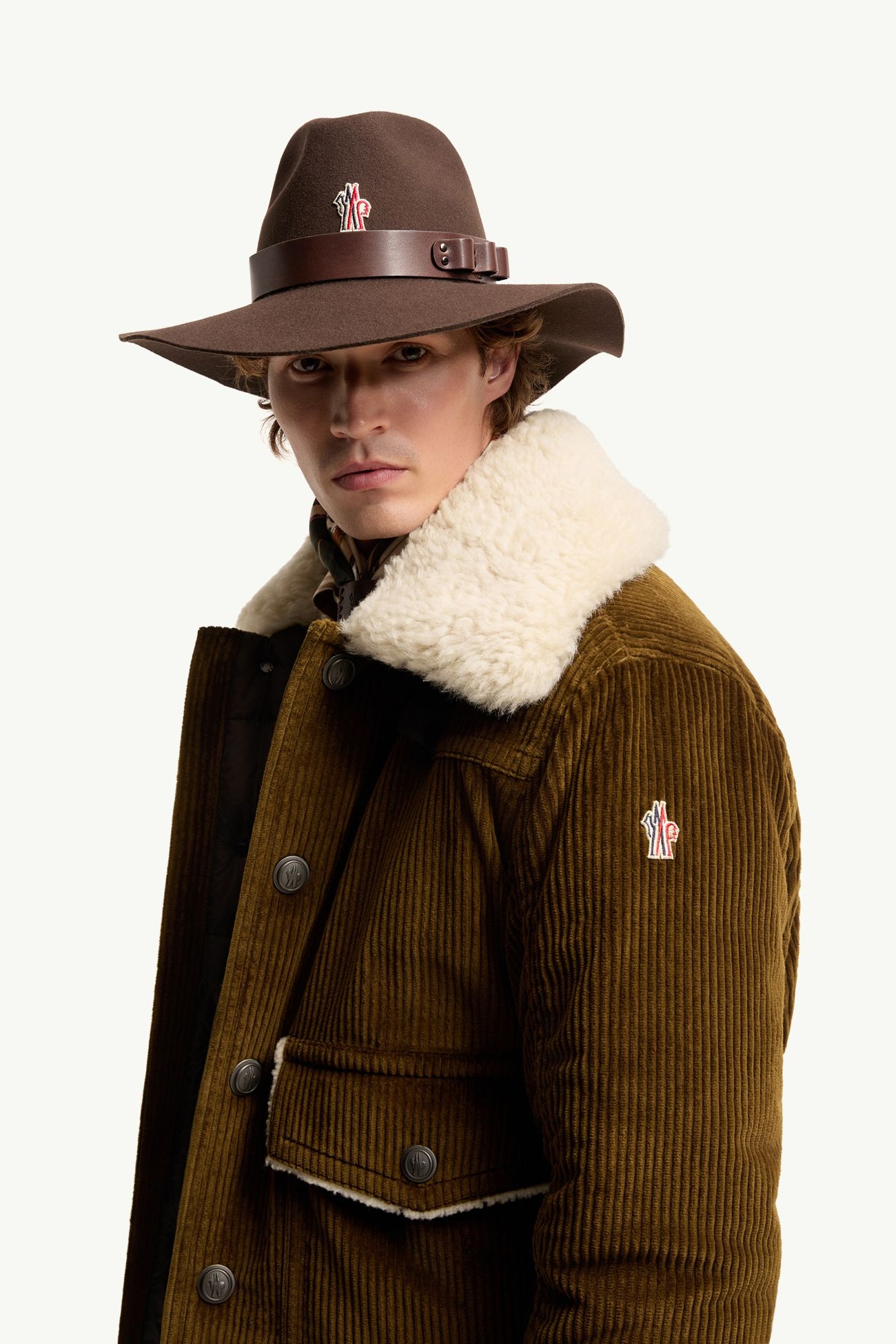 Piumino Corto in Velluto a Coste con Finiture in Shearling Givrand Uomo Marrone Moncler 1