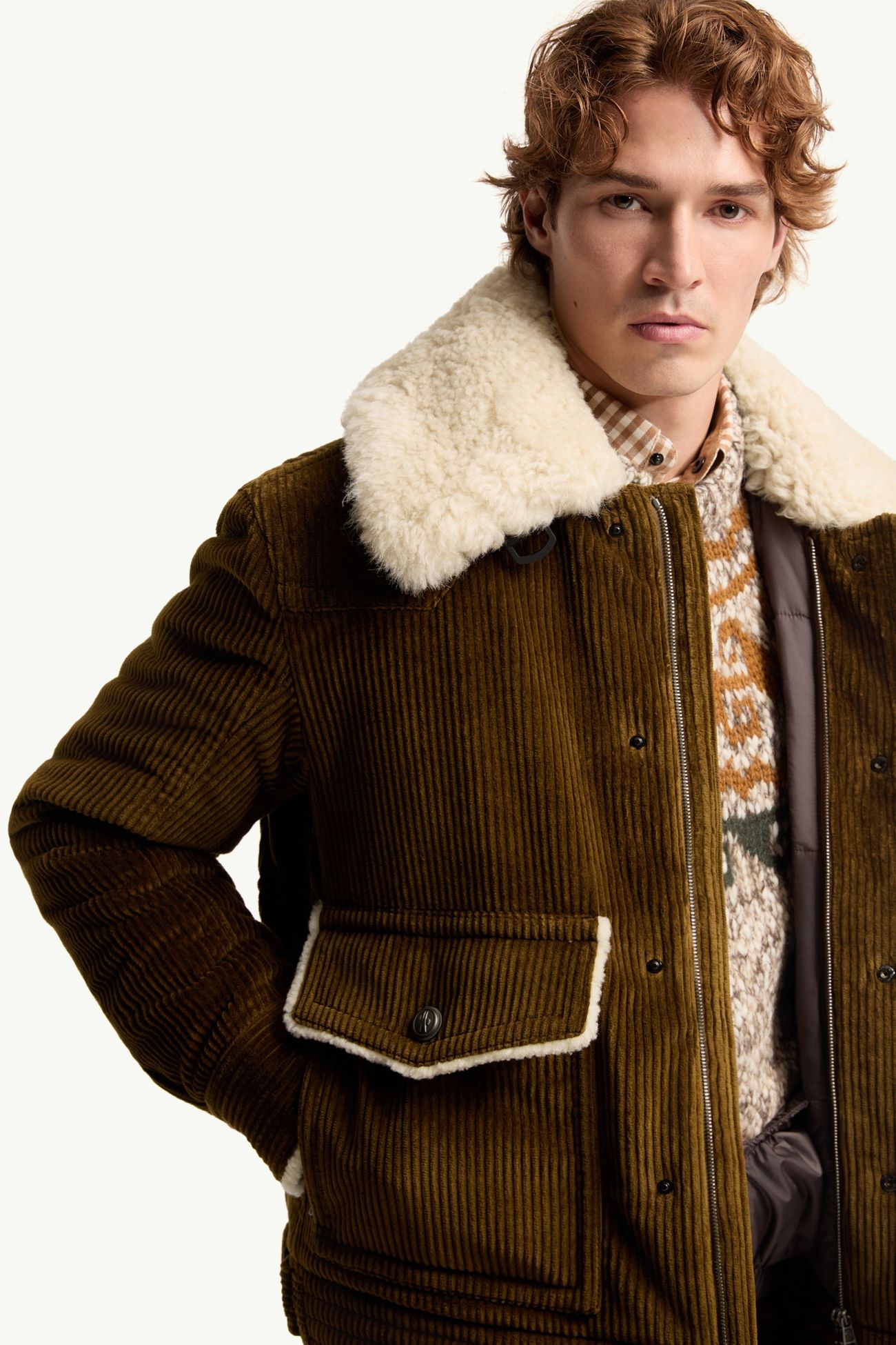 Piumino Corto in Velluto a Coste con Finiture in Shearling Givrand Uomo Marrone Moncler 5