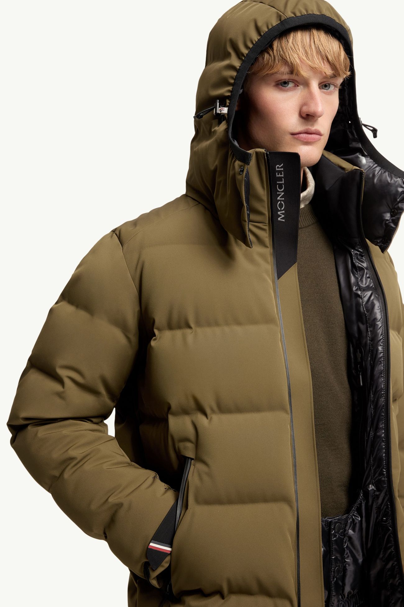 Chaqueta de esquí aislante Montgetech con capucha Hombre Verde Oliva Moncler 5
