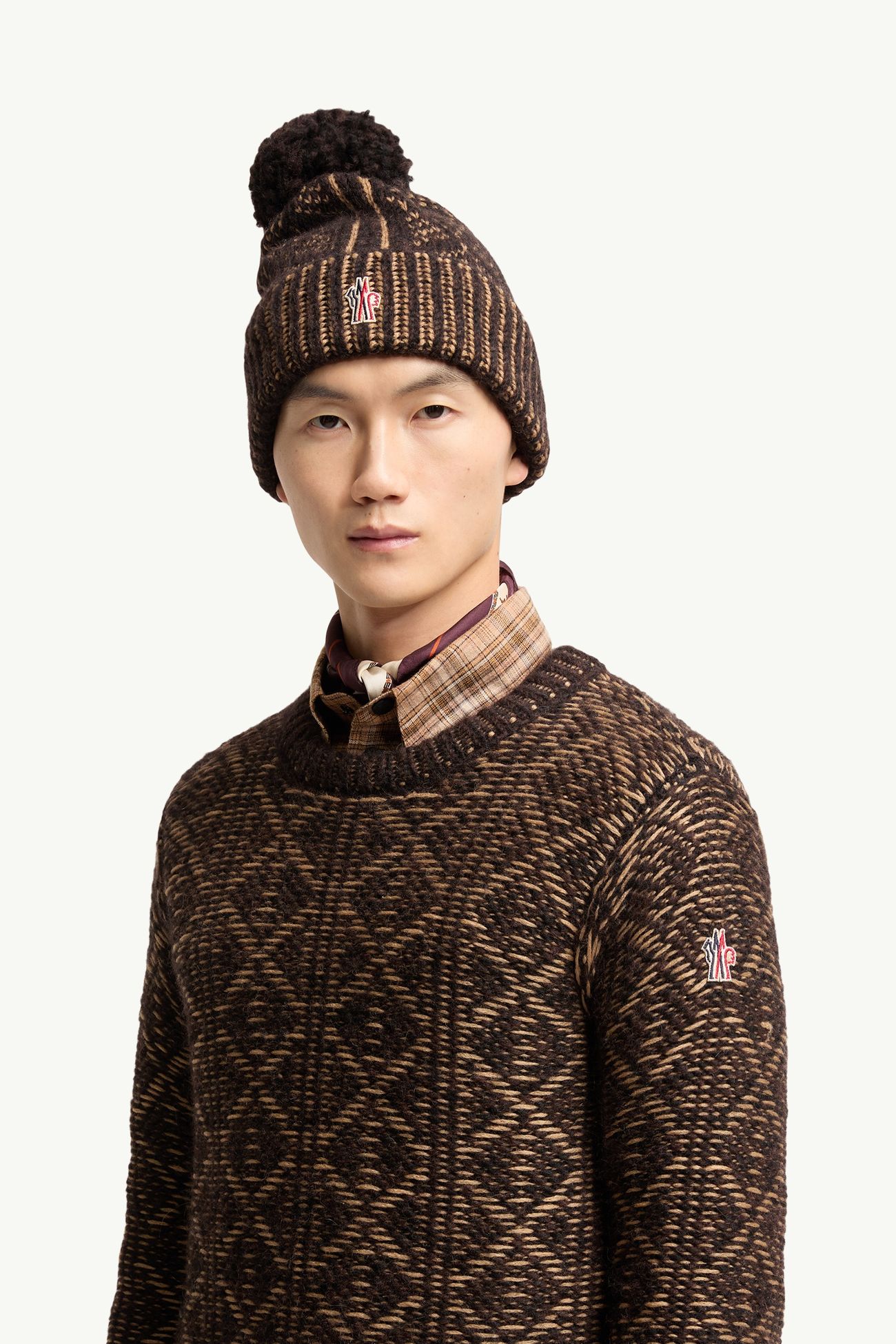 Gorro de mezcla de lana y alpaca con pompón Hombre Marrón Moncler 1