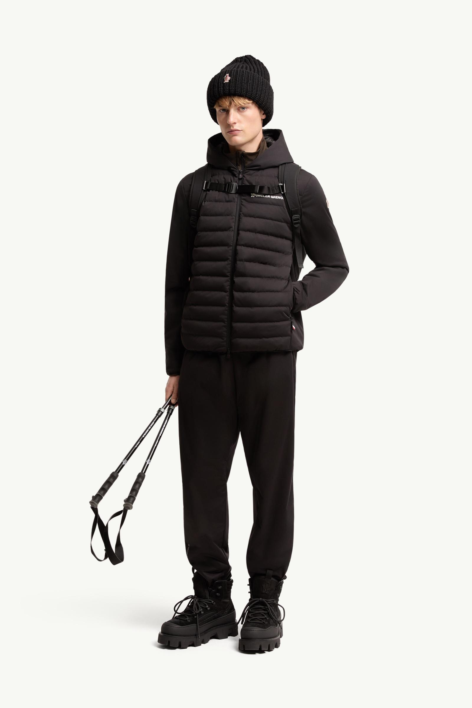 MONCLER スウェットパンツ ブラック ブラック スウェットパンツ : パンツ＆ショーツ 向けの メンズ