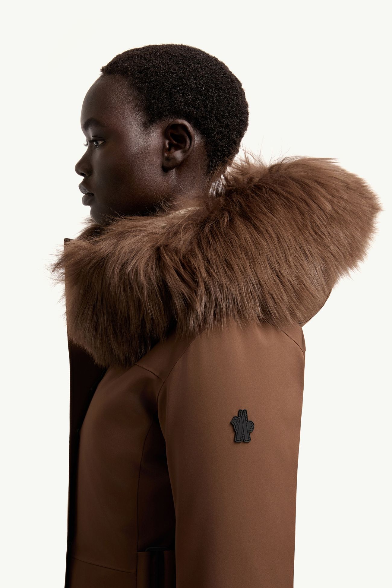 Giacca Da Sci Loira Imbottita con Cappuccio Donna Marrone Moncler 1