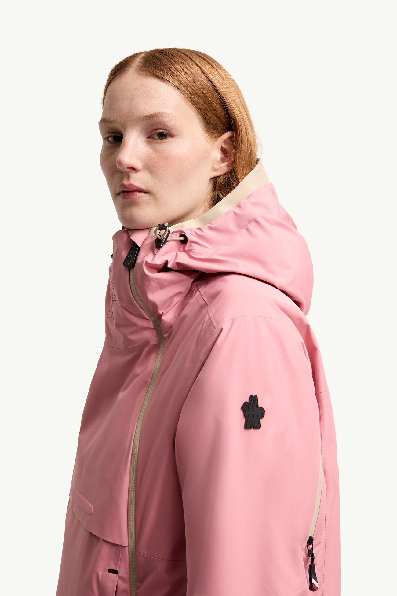 Veste de ski matelassée à capuche Ampay en GORE-TEX® Femmes Rose Moncler 1