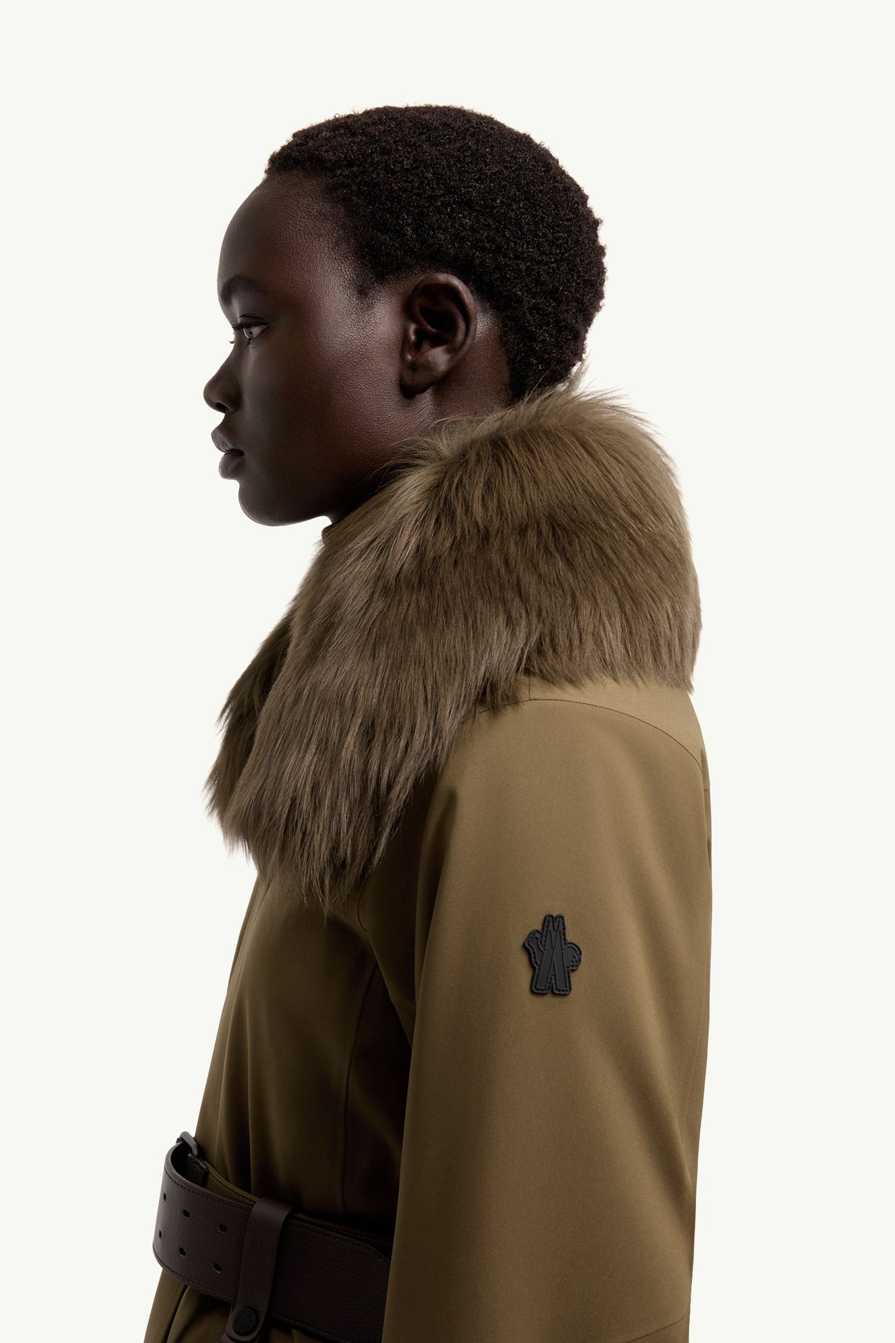 Giacca da sci Vizelles con orlo in shearling Donna Verde Oliva Moncler 1
