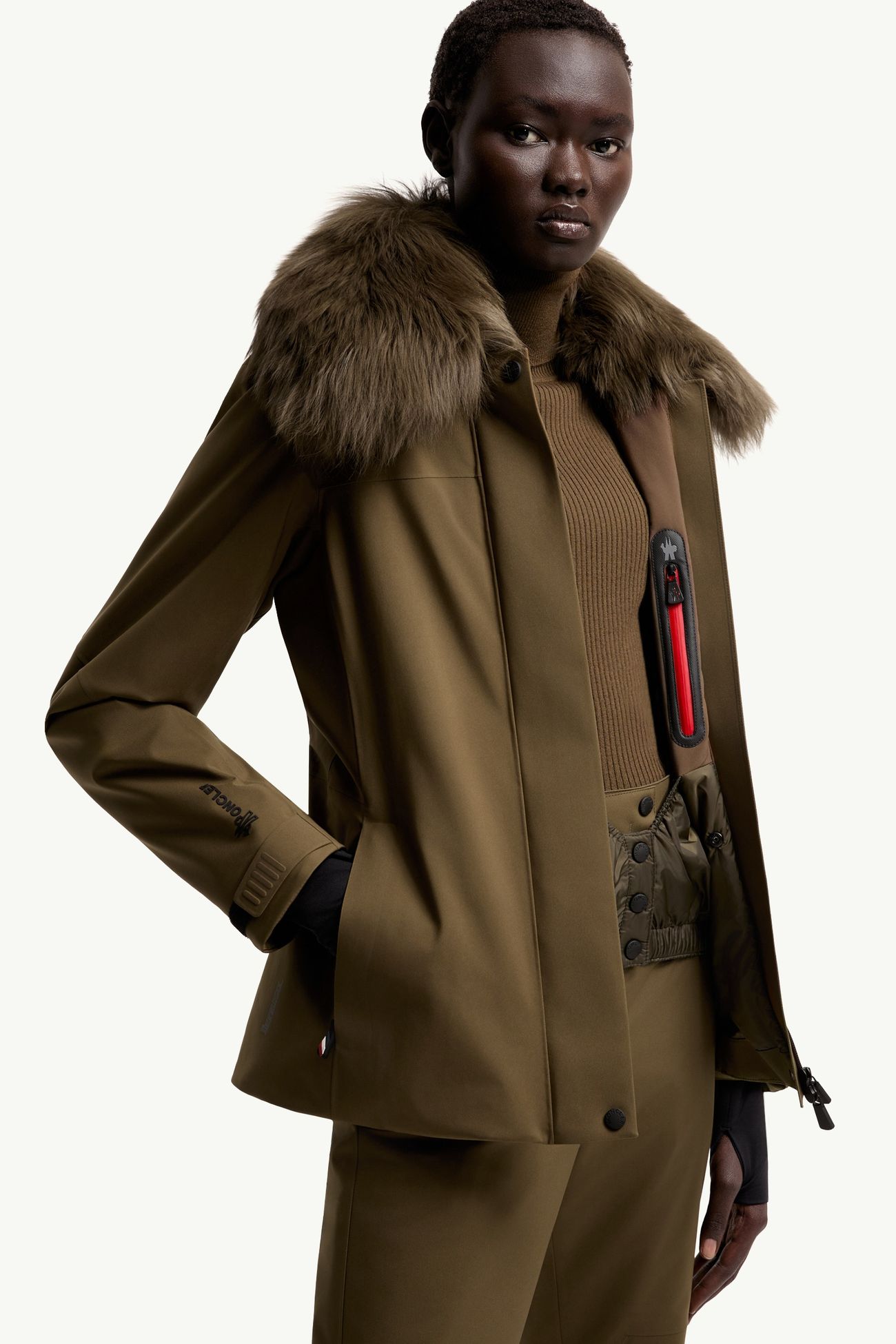 Giacca da sci Vizelles con orlo in shearling Donna Verde Oliva Moncler 5