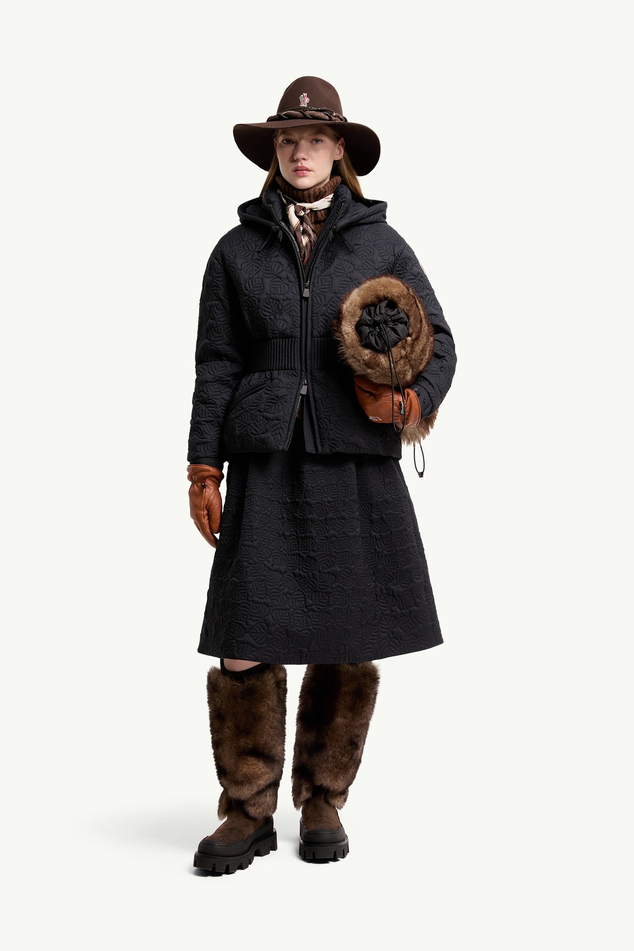 Etaules女士叶形刺绣连帽短款羽绒夹克外套 女士 深蓝色 Moncler 0