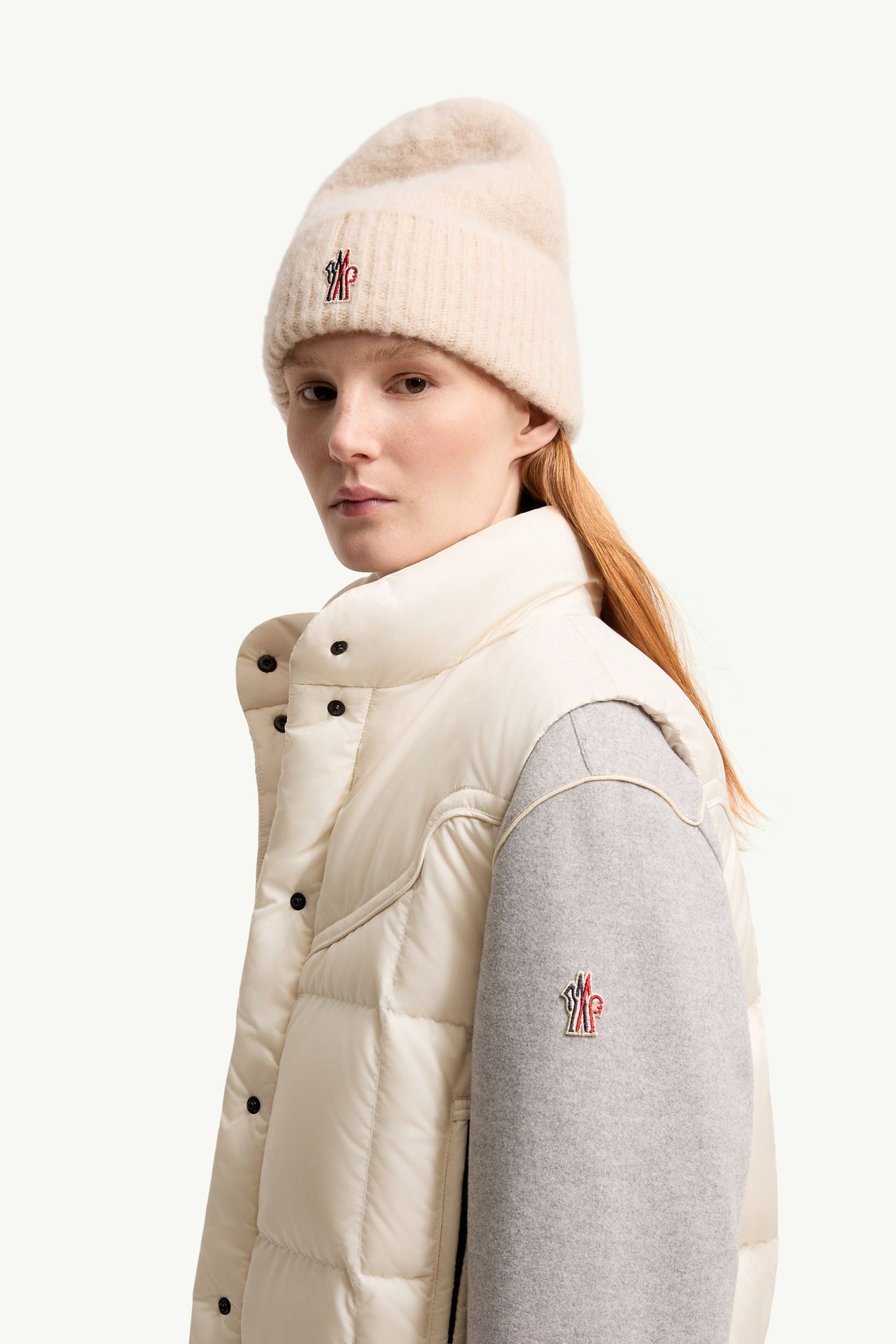 Doucy 스퀘어 퀼팅 다운 베스트 여성 화이트 Moncler 1