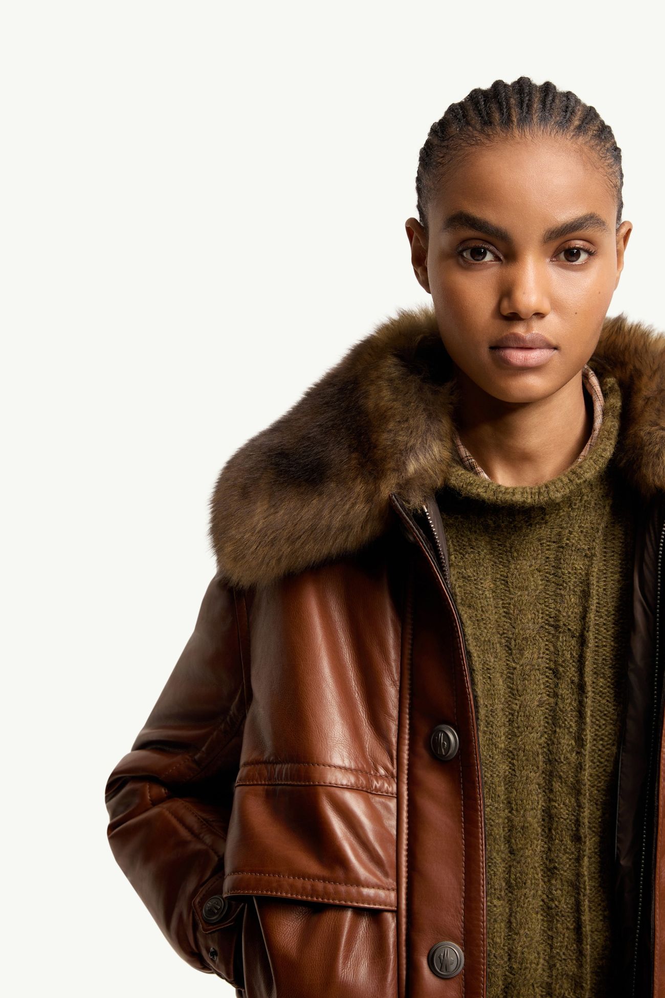 Giacca Bomber Issoire in Pelle Imbottita con Finiture in Shearling Donna Marrone Moncler 5