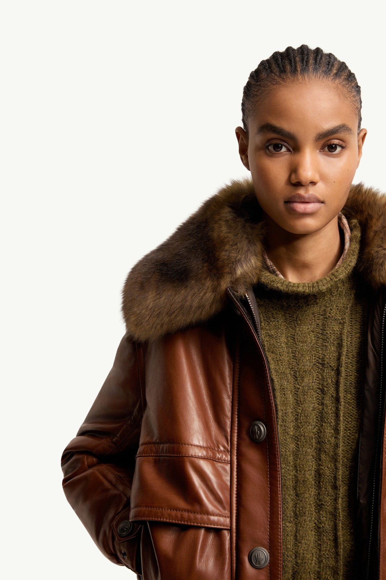 Giacca Bomber Issoire in Pelle Imbottita con Finiture in Shearling Donna Marrone Moncler 5
