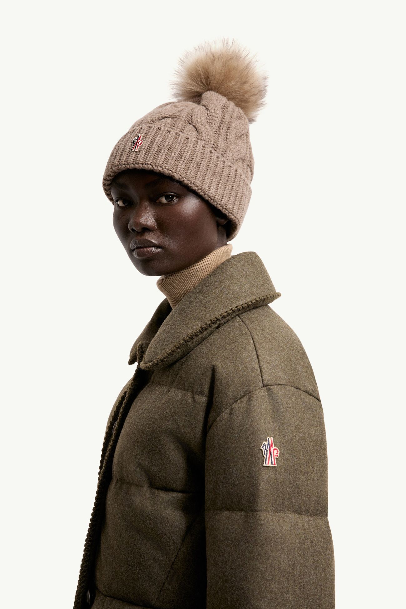 Berretto in misto lana con pompon Donna Marrone Chiaro Moncler 1