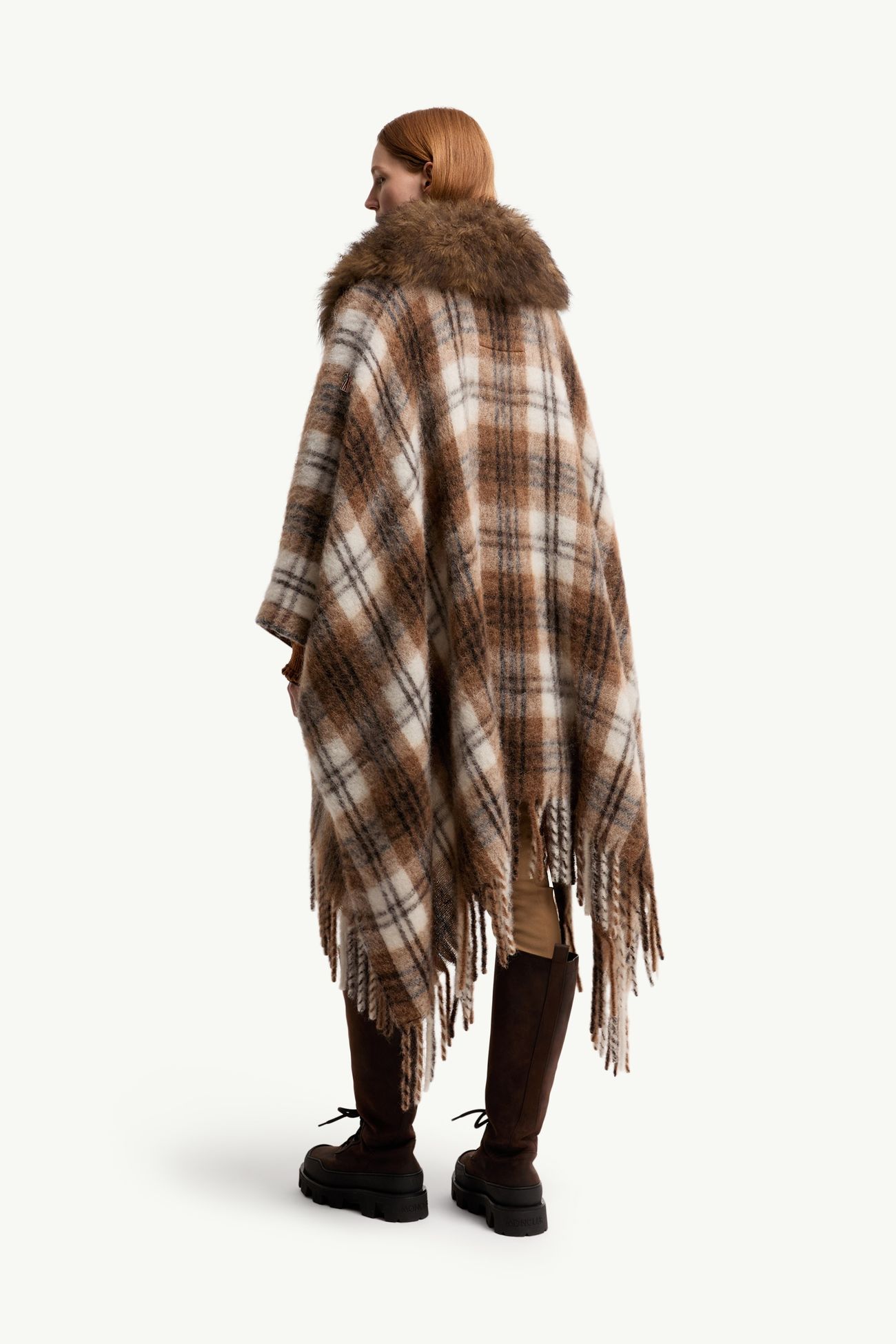 Mantella in misto lana con collo in shearling, mohair e alpaca Donna Marrone & Bianco Moncler 4