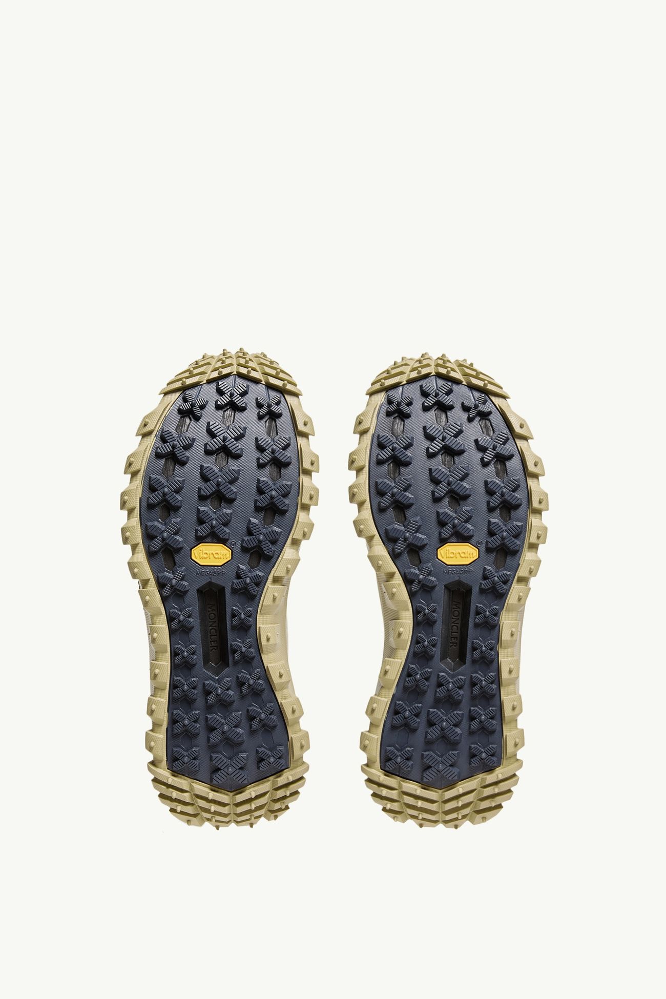 Moncler + Clarks Originals Trailgrip Wallabee GTX 스웨이드 부츠 남성 베이지 Moncler 5