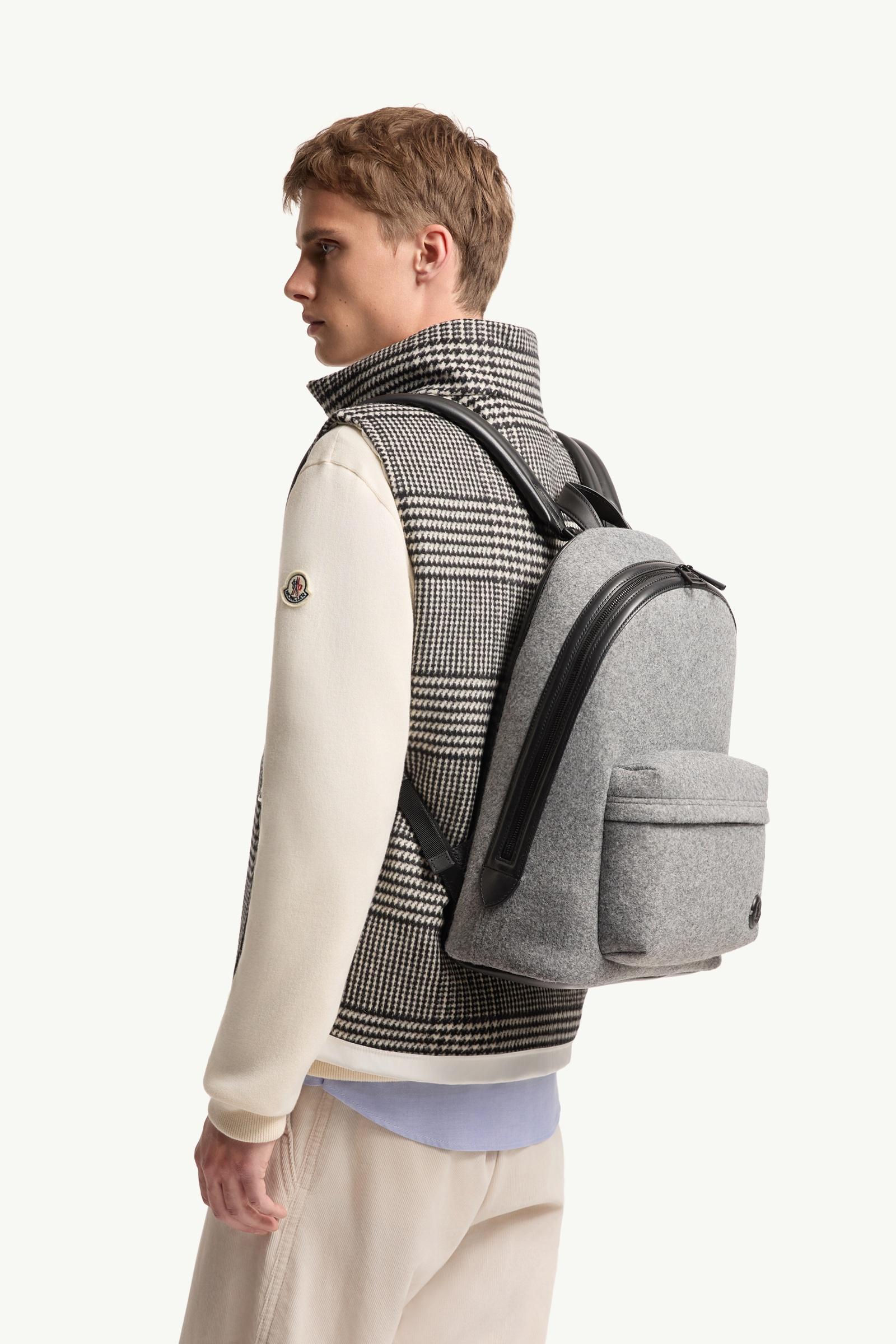 MONCLER メッセンジャーバッグ グレー Gray Carlo Backpack - Bags & Small Accessories for Men | Moncler JP