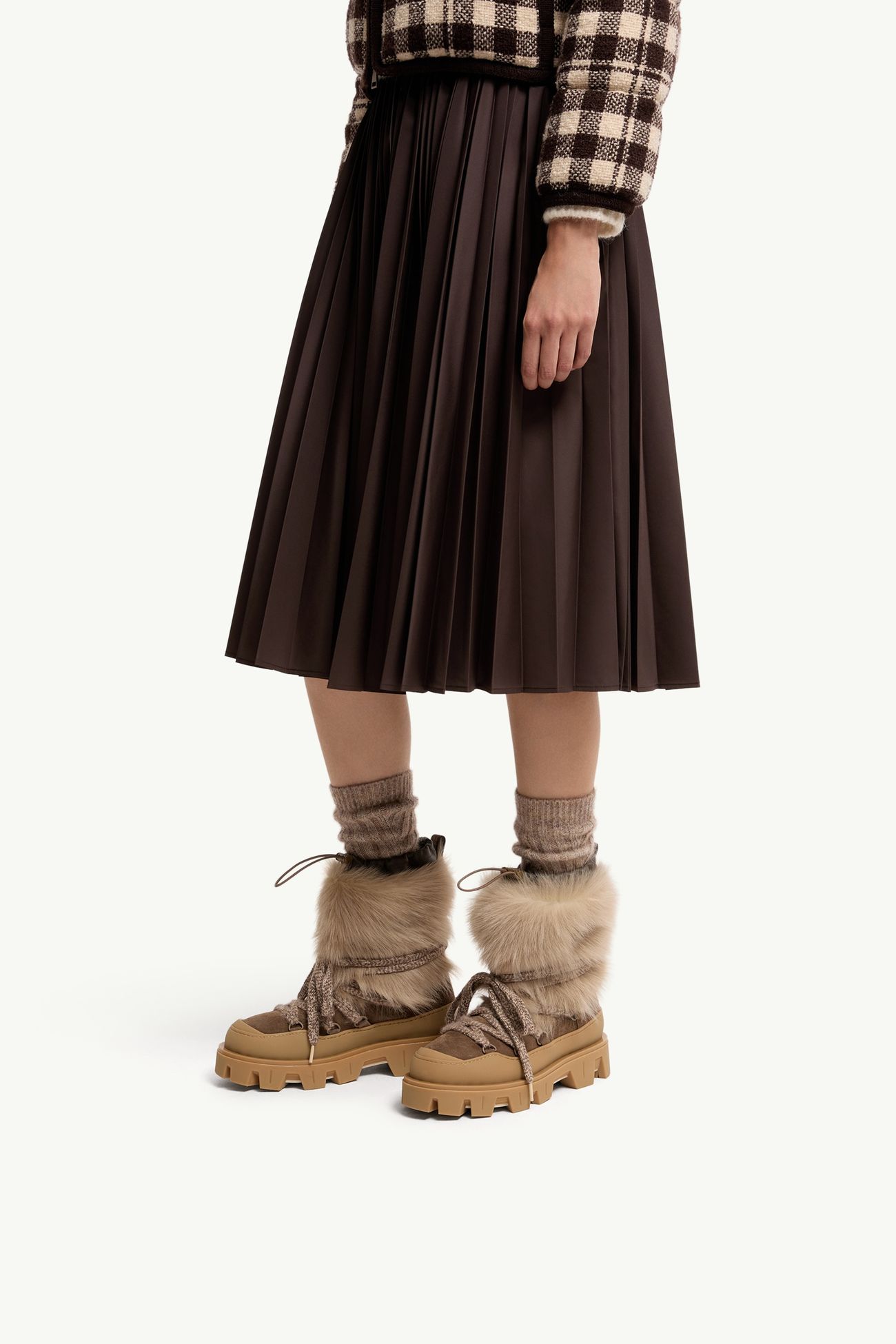 Peak Après Shearling & Suede Boots Women Olive Green Moncler 1