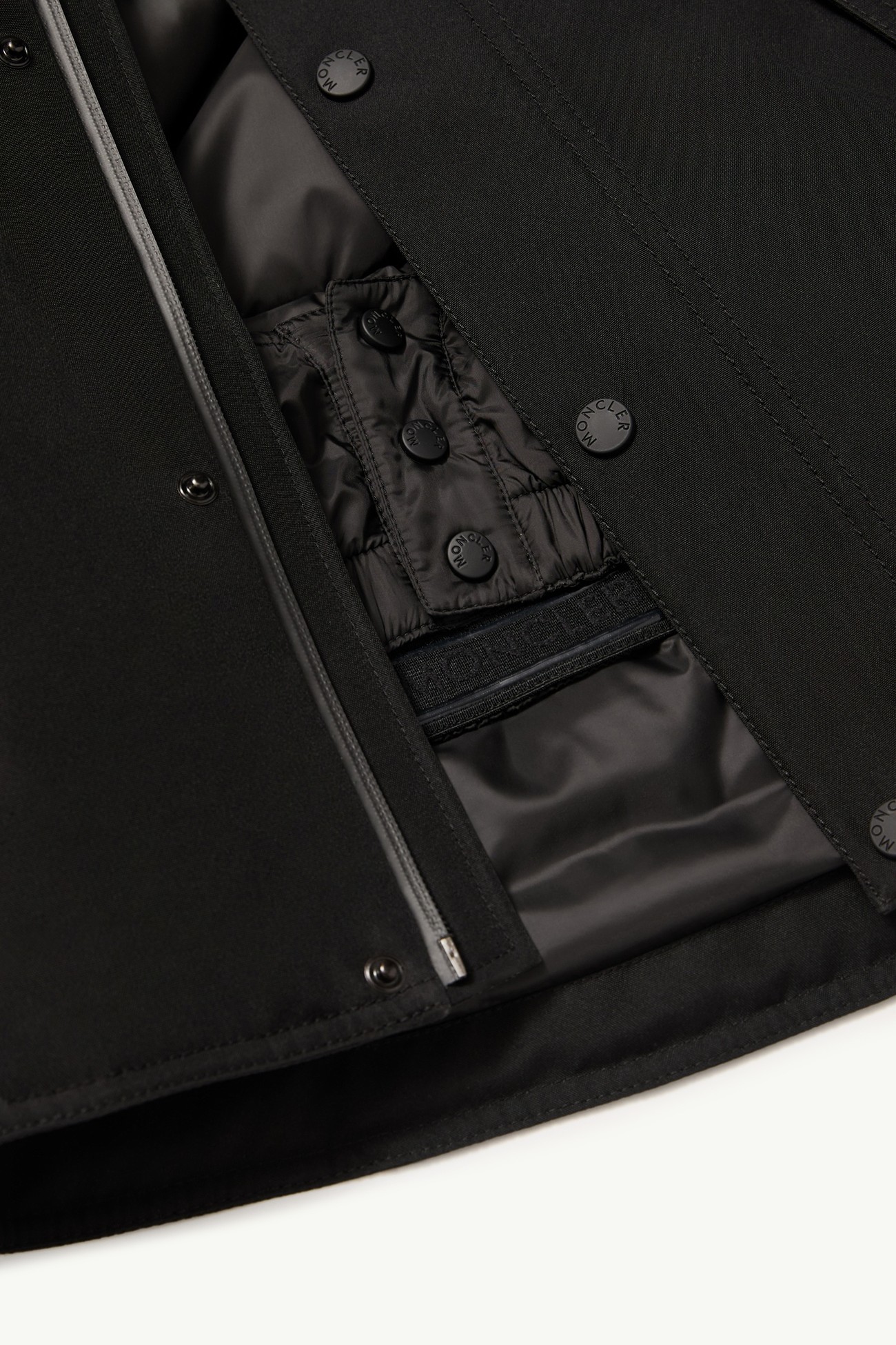 Lambir GORE‑TEX® Laminate Hooded Insulated Ski Jacket Gender Neutral Black Moncler 4