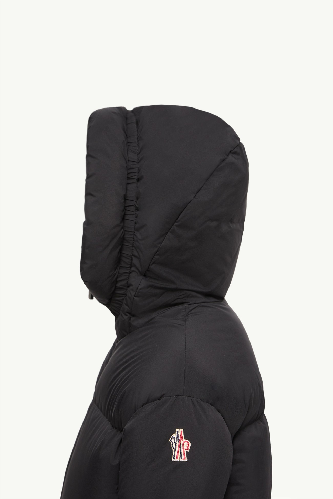 Plumífero de esquí con capucha Allesaz Niña Negro Moncler 1