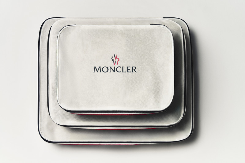 Moncler 포장 서비스 선택