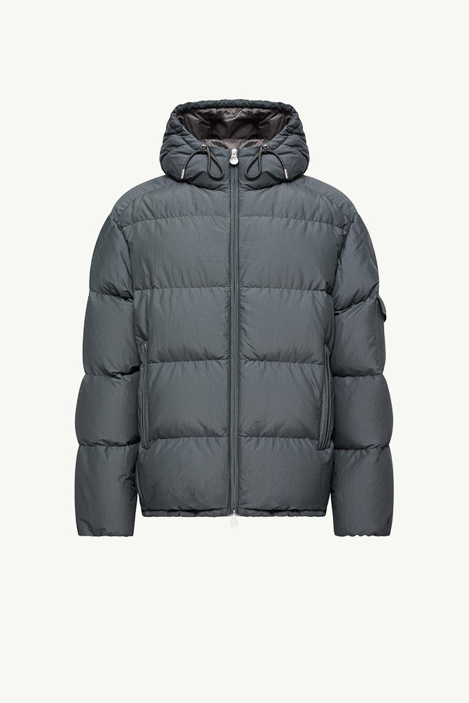 Moncler Re/Icons 2026, piumino Himalaya da uomo grigio ardesia con cappuccio e zip intera.