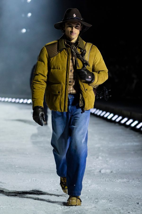 Anmeldeformular für Updates zu Moncler Grenoble HW 2026.