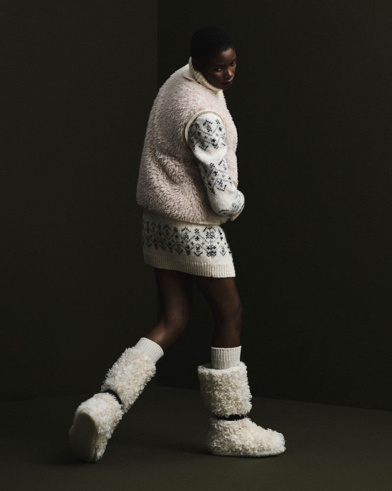 Moncler レディース ライトベージュ パデッドジレ Tournel