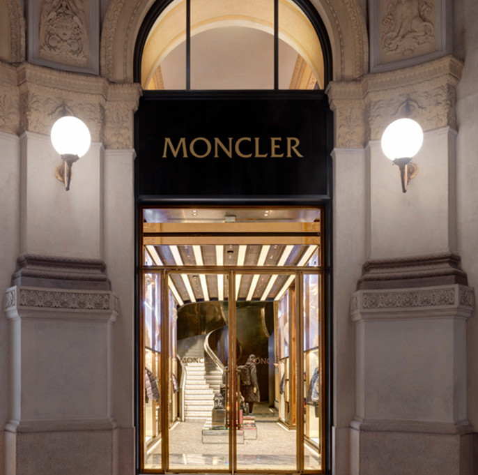 Moncler Trova le Boutique sull’App