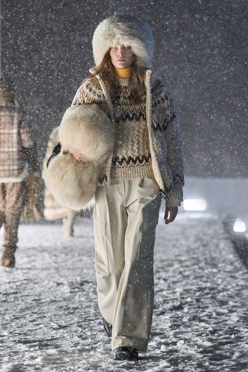 Moncler Grenoble Desfile Otoño/Invierno 2025 Con Ropa Técnica De Invierno