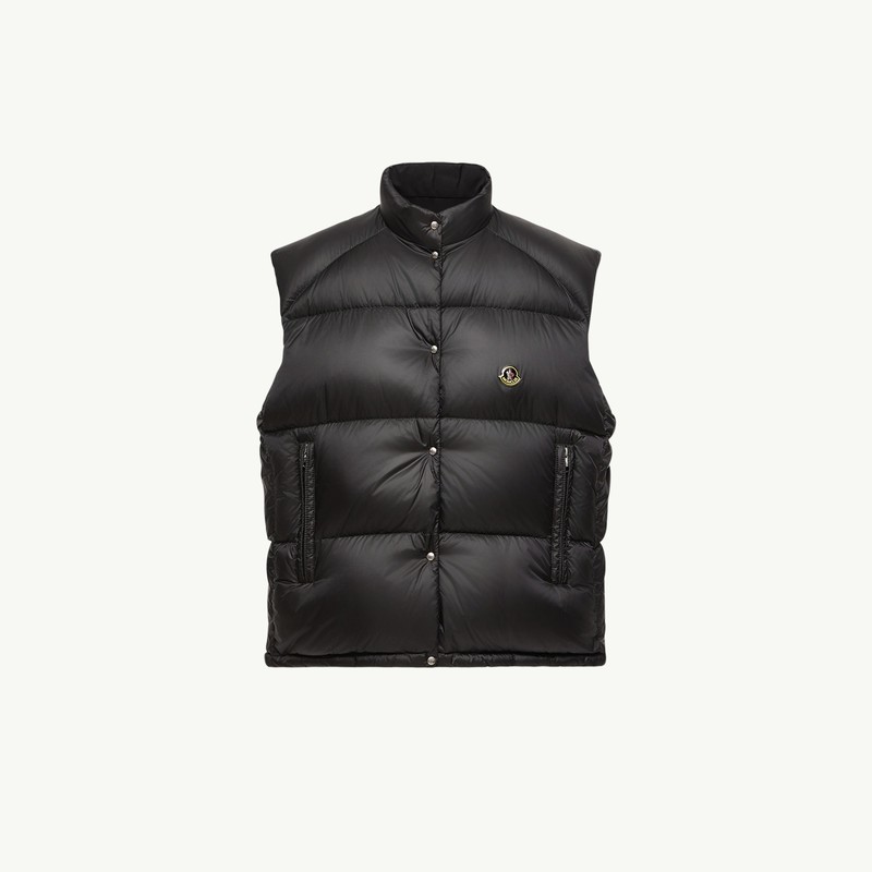 Moncler Re/Icons 2026, 스탠드 칼라, 스냅 버튼, 로고 패치를 갖춘 블랙 Tibb 여성 다운 베스트.