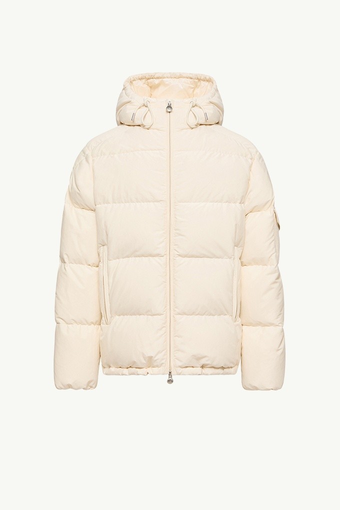 Moncler Re/Icons 2026、フードとフルジップを備えたクリームのHimalayaメンズダウンジャケット。