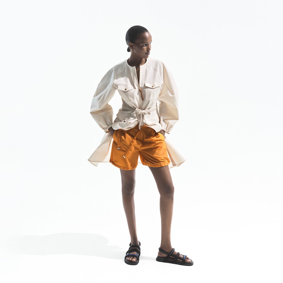 Moncler 女士米色府綢褶皺連衣裙