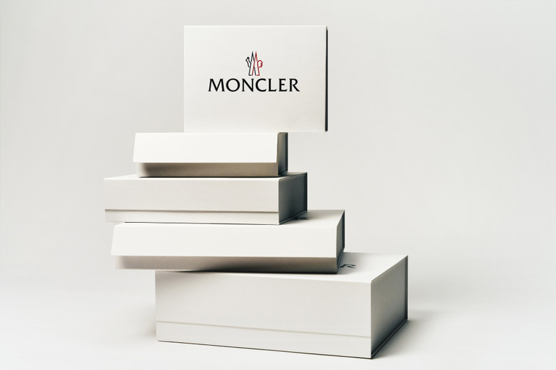 Moncler パッケージングサービスを選択