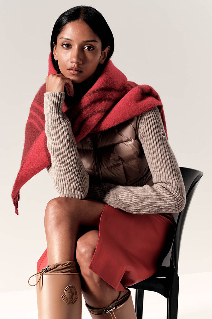 Moncler Damen-Daunenjacken mit Duchesse, Lammfellbesatz und Wollstrick