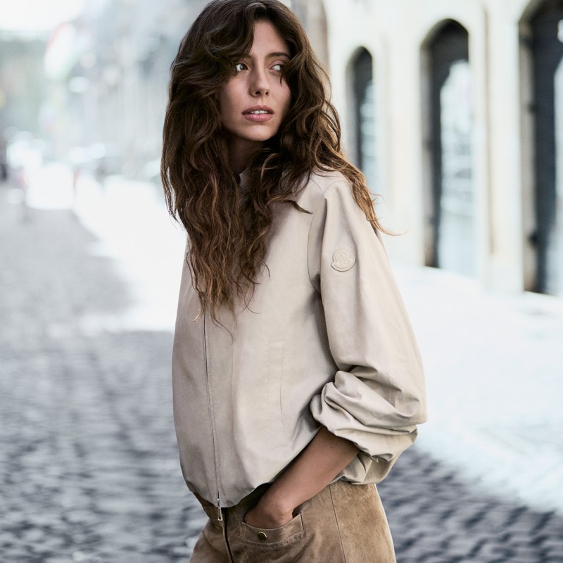 Colección de Ropa de Abrigo de Mujer Moncler: Plumíferos Ligeros