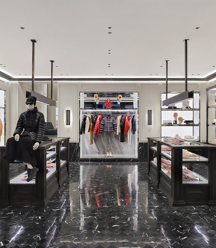 Moncler Shanghai Grand Gateway 66