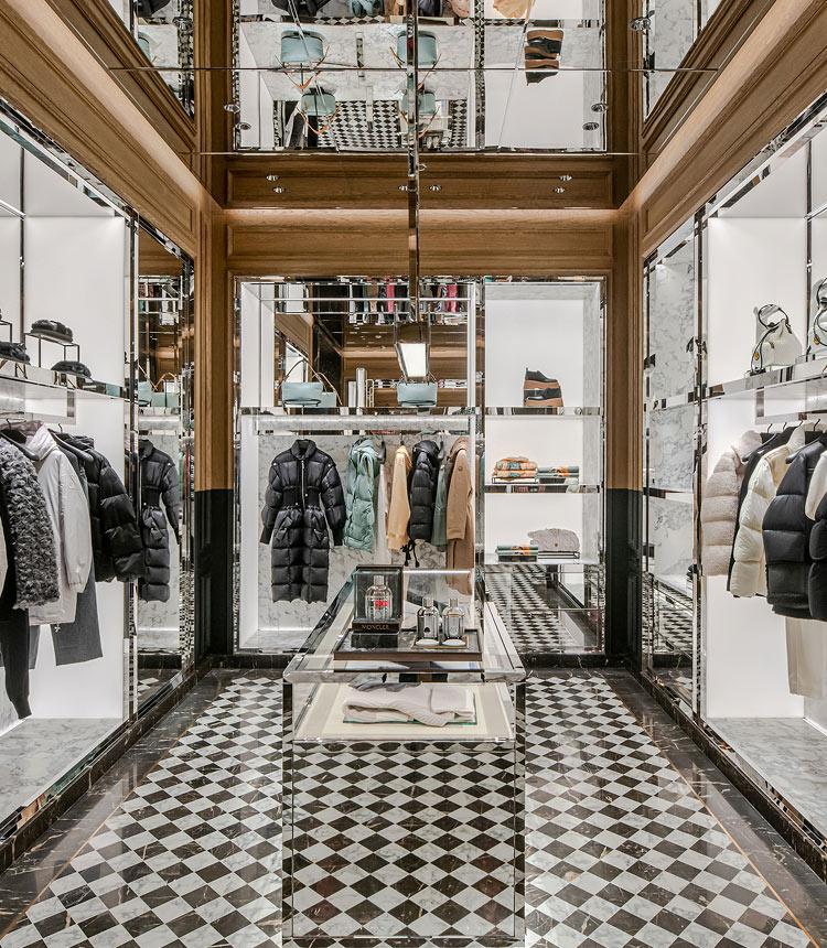 Moncler Nanjing Deji Plaza Moncler Nanjing Deji Plaza