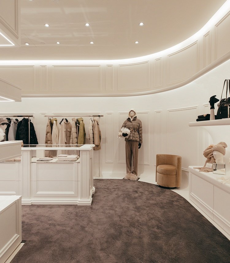 Moncler Madrid Galeria Canalejas Moncler Madrid Galeria Canalejas